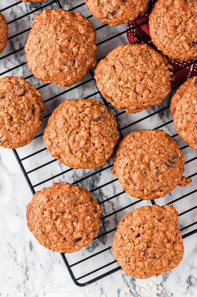 Chewy Pumpkin Oatmeal Cookies