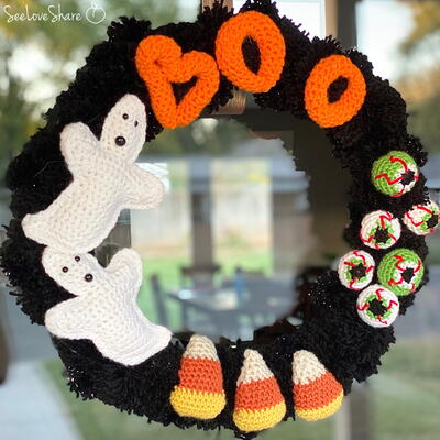 Halloween Wreath: A Family Of Free Crochet Patterns