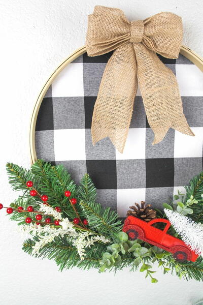 Buffalo Plaid Christmas Hoop Wreath