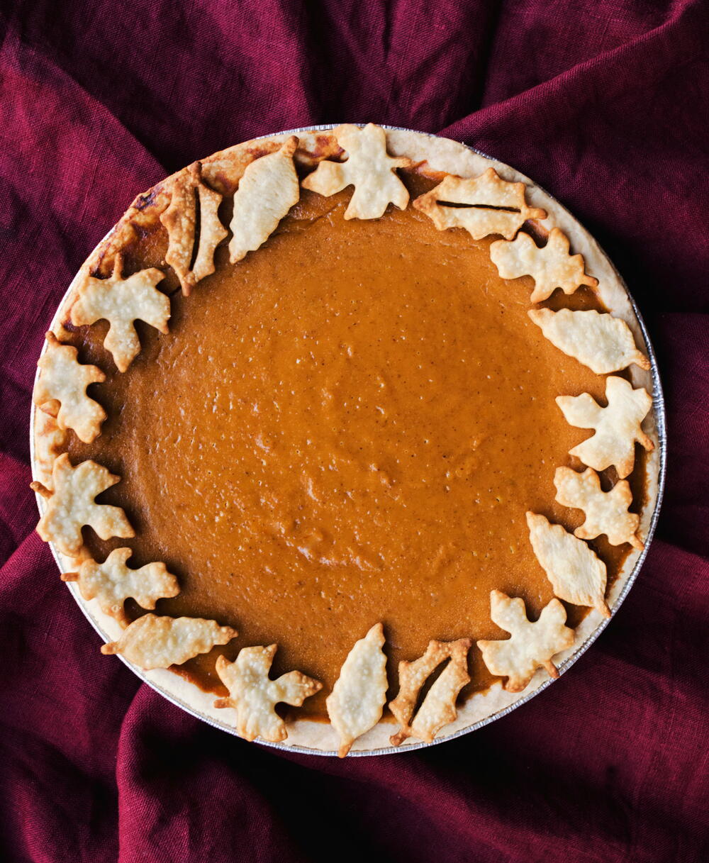 Amish Country Pumpkin Custard Pie | RecipeLion.com