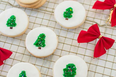 Christmas Tree Sugar Cookies With Fondant
