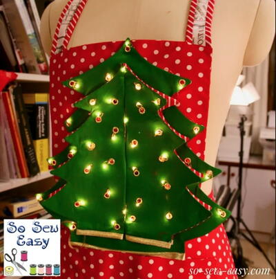 How To Make The Christmas Tree Patchwork With Lights