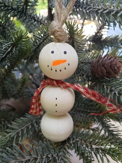 Wood Bead Snowmen Ornaments | DIYIdeaCenter.com