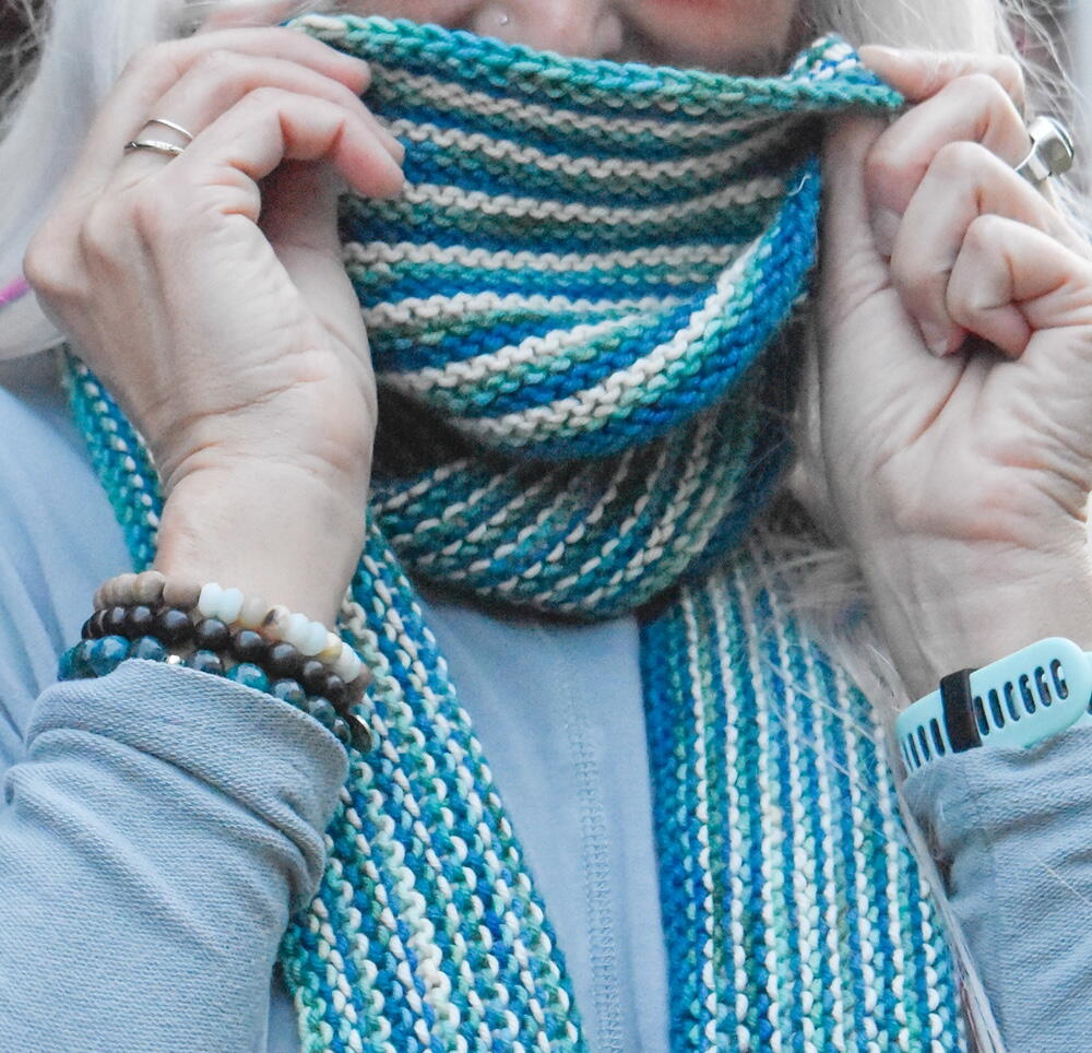 easy-fringed-garter-stitch-scarf-allfreeknitting