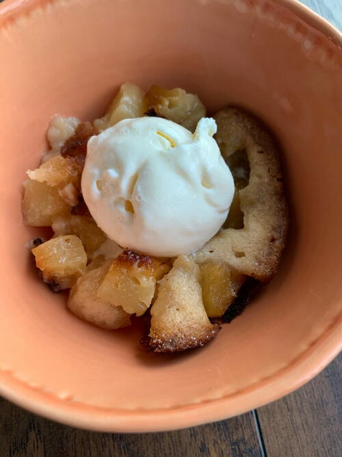 Slow Cooker Pineapple Cobbler