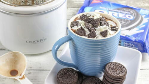 The Most Delicious Cookies And Cream Hot Chocolate