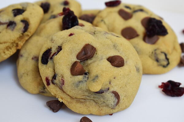 Cranberry And Chocolate Chip Cookies