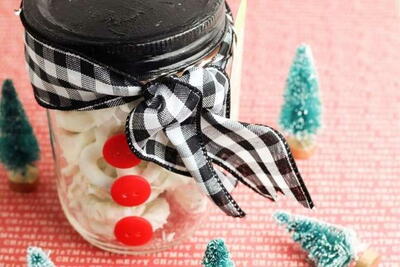 Snowman Mason Jar Food Gift With White Chocolate Covered Pretzels