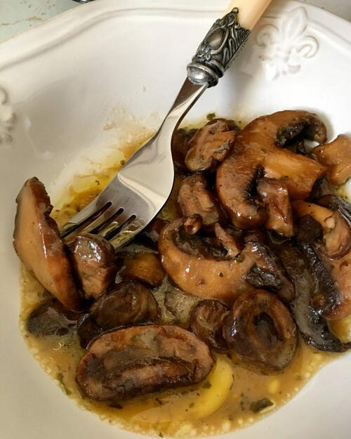 Savory Slow Cooker Mushrooms