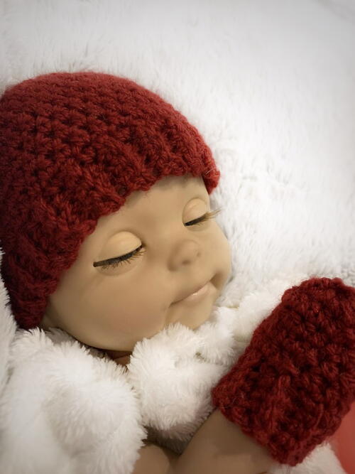 Baby Doll Hat And Mittens 