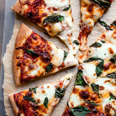 Easy Pizzeria Style Margherita Pizza