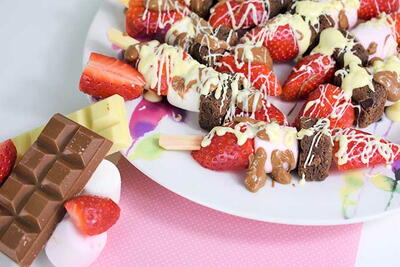 Fruit And Marshmallow Kabobs With Chocolate Drizzle