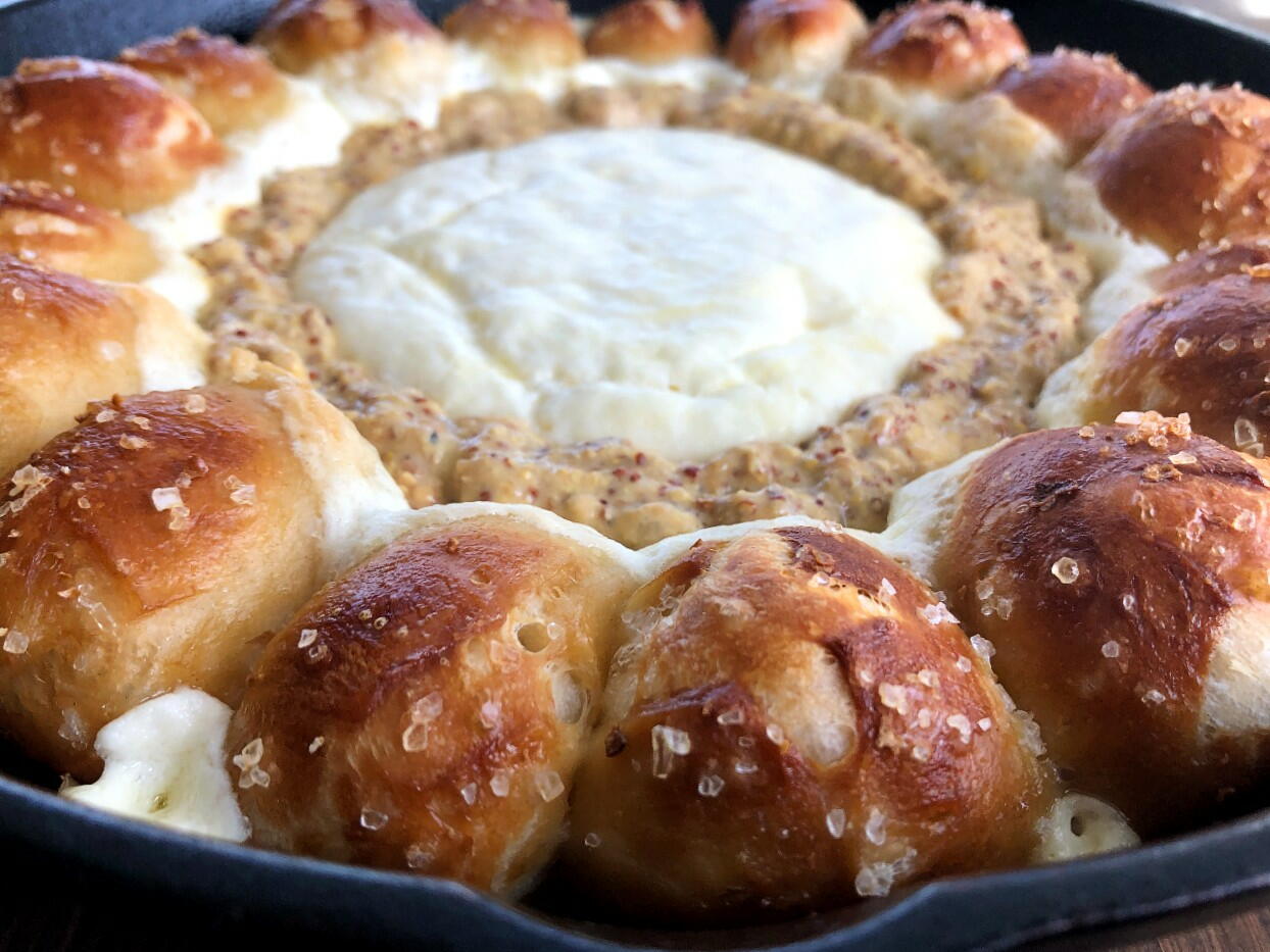 Pretzel Ring With Cream Cheese Mustard Dip