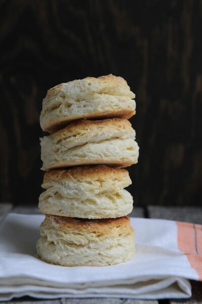 Country Style Buttermilk Biscuits Recipe