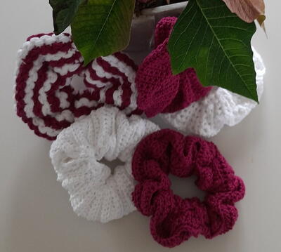 Crochet Lovely Scrunchies (5 Ways)