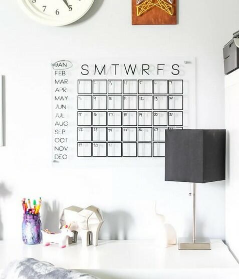Stylish DIY Acrylic Calendar