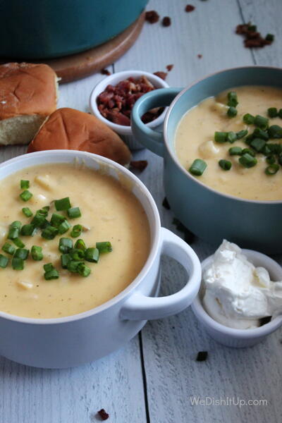 The Best Cheesy Potato Soup