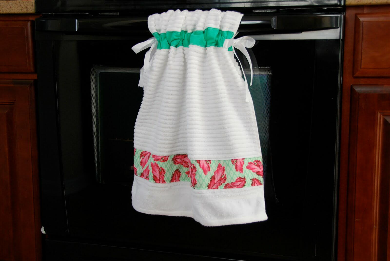 Stay Put Kitchen Towel Tutorial | AllFreeSewing.com