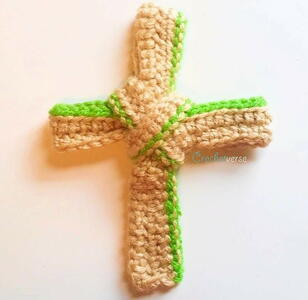 Pretty Palm Crochet Cross Pattern