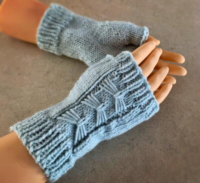 How To Knit Fingerless Arm Warmers Or Mitts – With Bows!