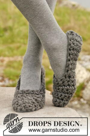 Yoga Socks - Free knitting patterns and crochet patterns by DROPS Design
