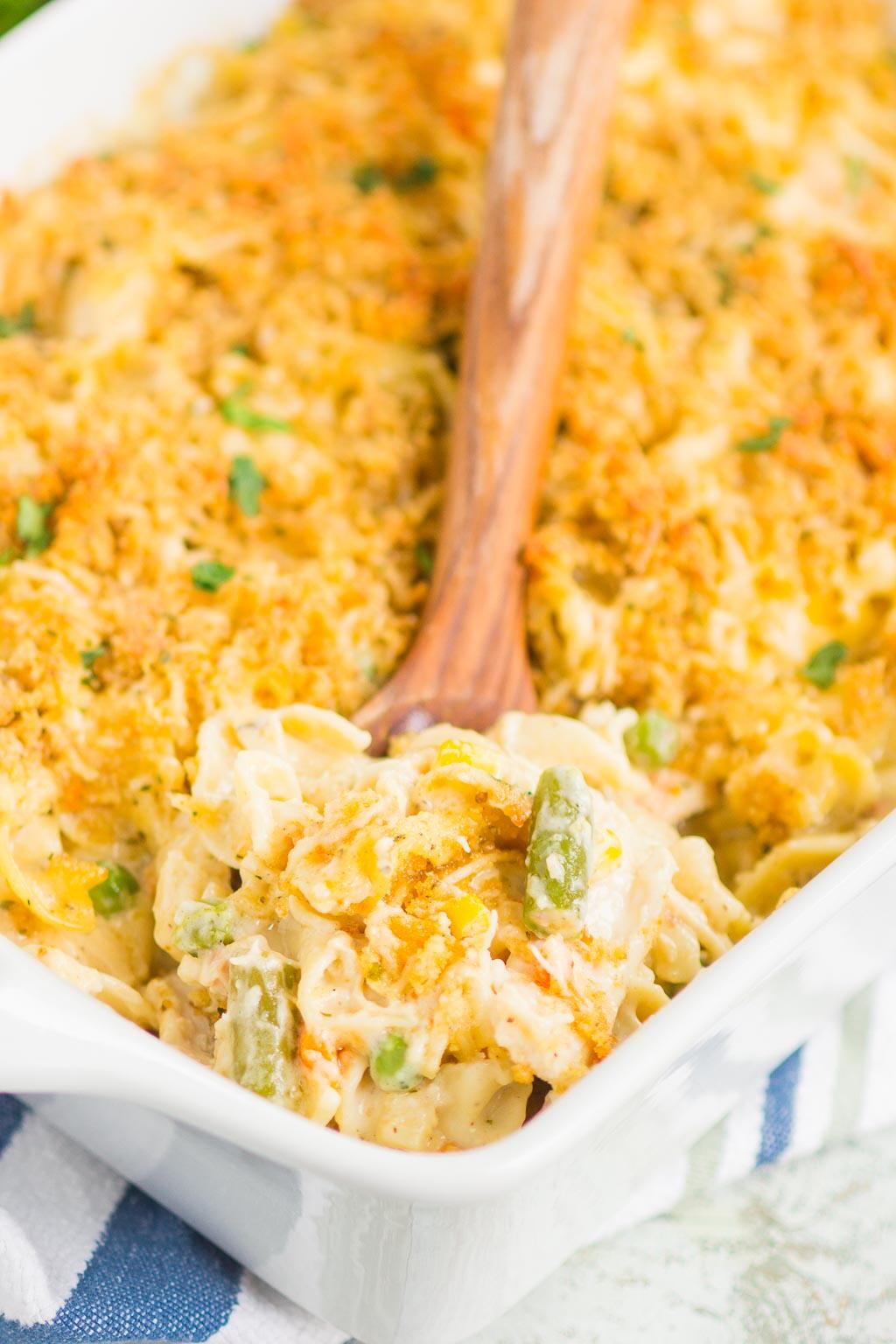 Chicken And Noodle Casserole | FaveSouthernRecipes.com