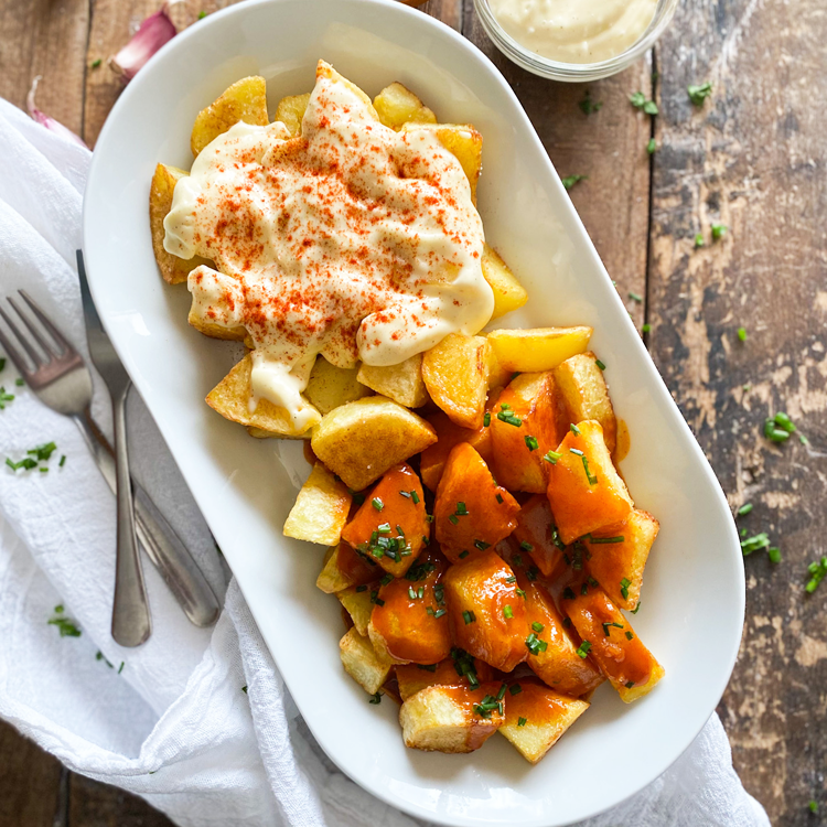 Spanish ¨divorced¨ Patatas Bravas | Spanish Brave Potatoes | RecipeLion.com