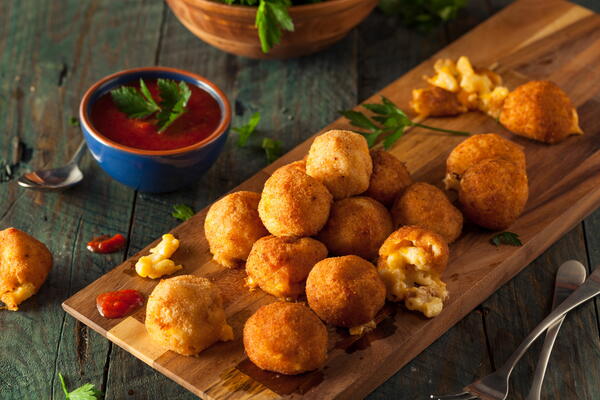 Deep Fried Mac And Cheese Balls Appetizer