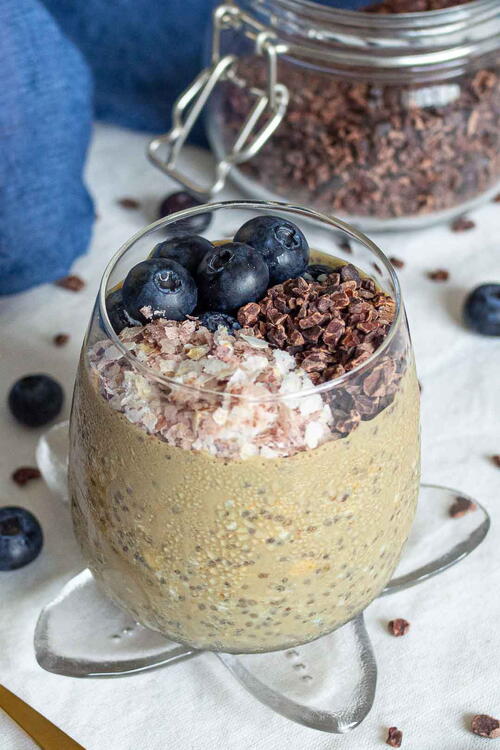 Overnight Oats With Cacao Nibs | FaveHealthyRecipes.com