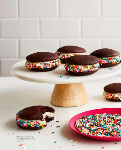 Chocolate Whoopie Pies With Vanilla Cream Cheese Filling