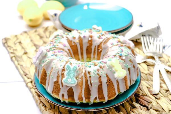 Easter Lemon Poppy Seed Bundt Cake