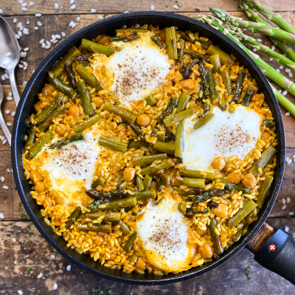 Spanish Asparagus Rice With Eggs
