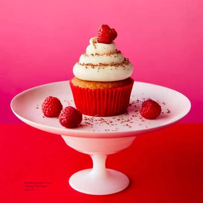 Fresh Raspberry Cupcakes With Cream Cheese Frosting