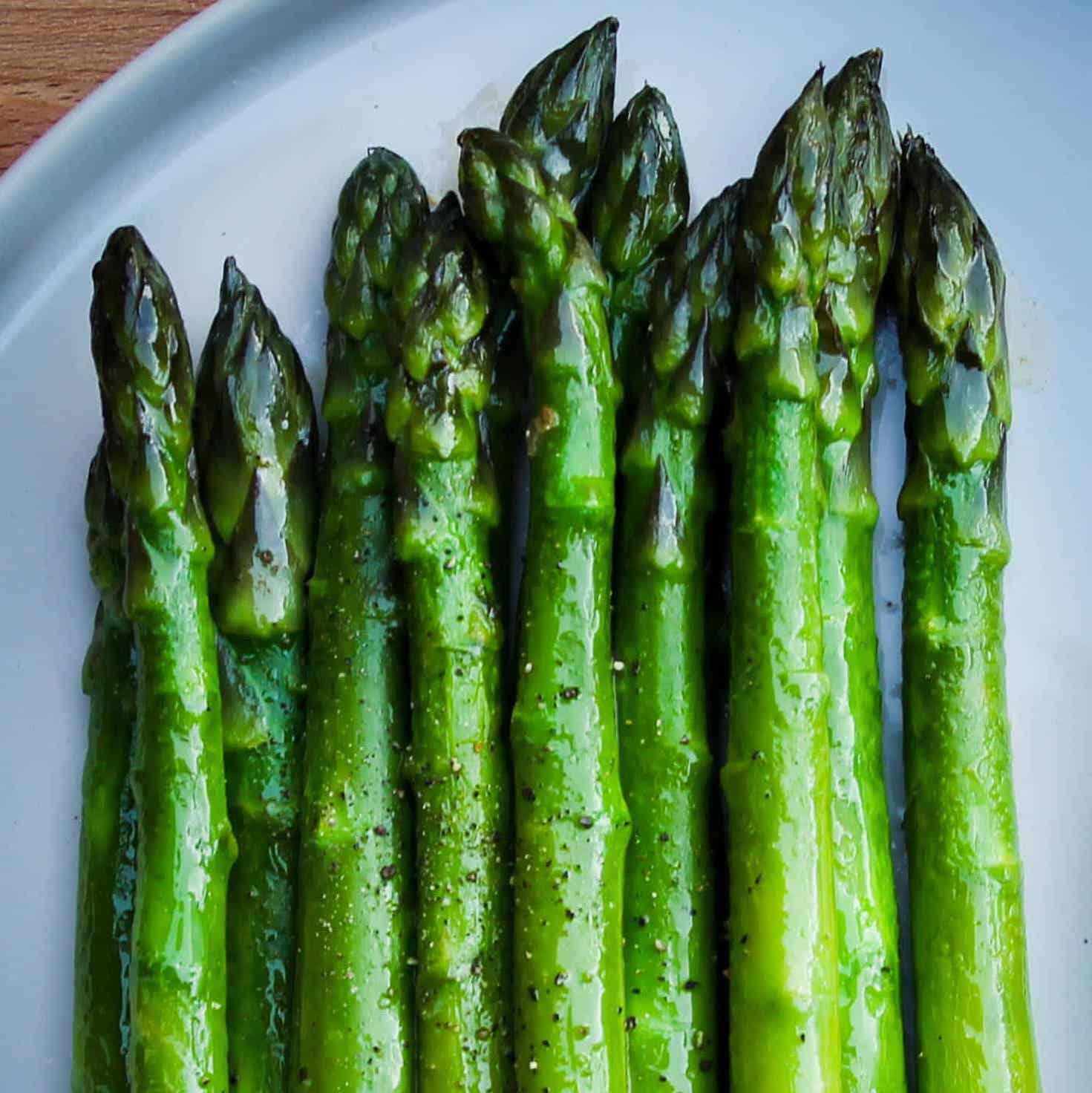 Sautéed Asparagus With Citrus Mayonnaise | RecipeLion.com