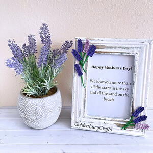 Mother’s Day Picture Frame Embellished With Crochet Flowers