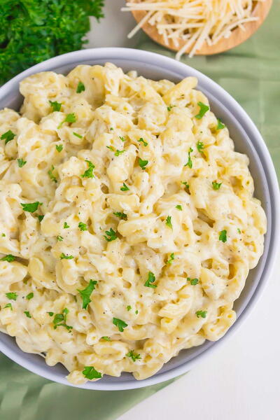 Creamy Garlic Parmesan Mac And Cheese | FaveSouthernRecipes.com