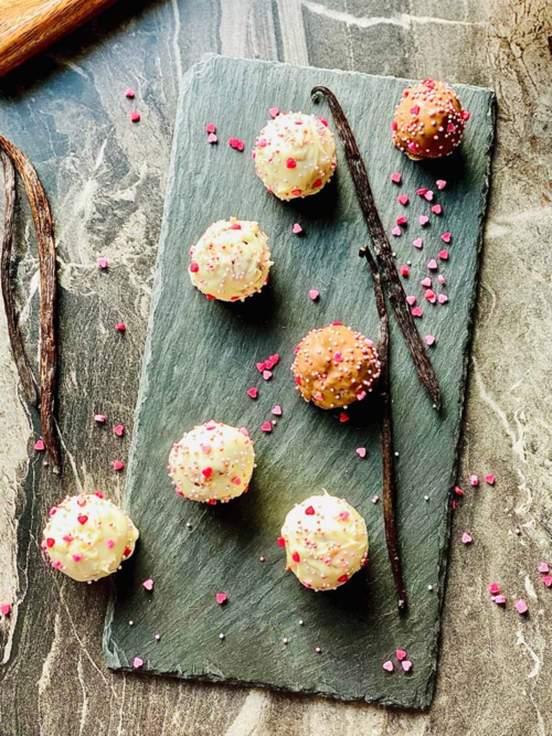 Gorgeous Homemade Cake Pops Recipe