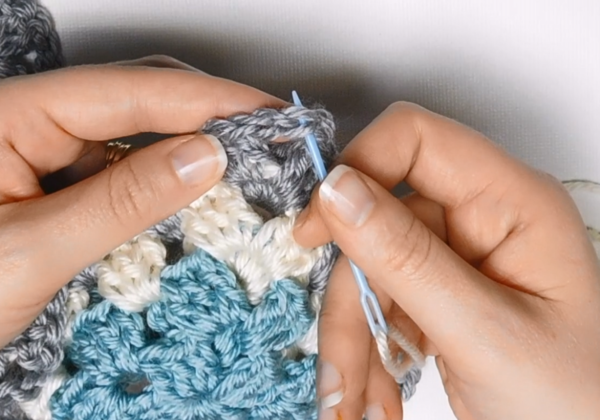 How to Use Yarn Needles