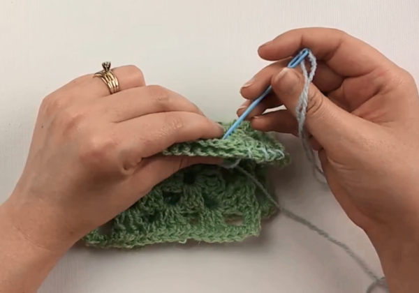 How to Use a Yarn Needle