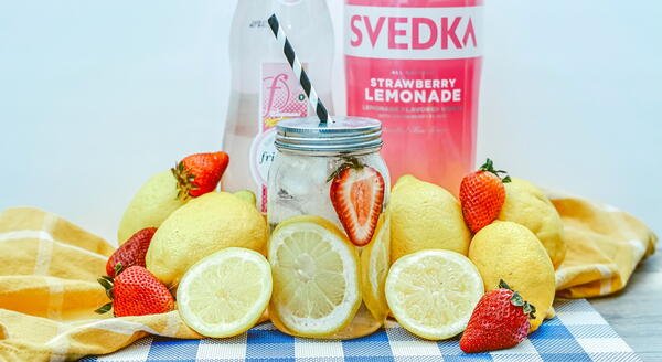 Strawberry Vodka Lemonade Recipe | RecipeLion.com