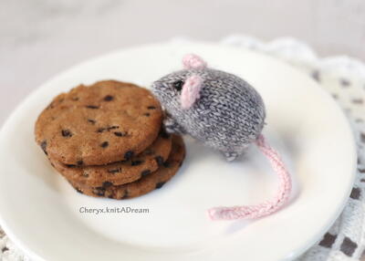 Tiny Mouse Knitting Pattern