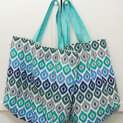 DIY Tote Bag With Fold Up Pocket | AllFreeSewing.com