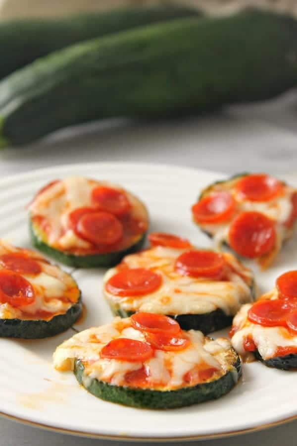 Low-carb Zucchini Pizza Bites | FaveHealthyRecipes.com