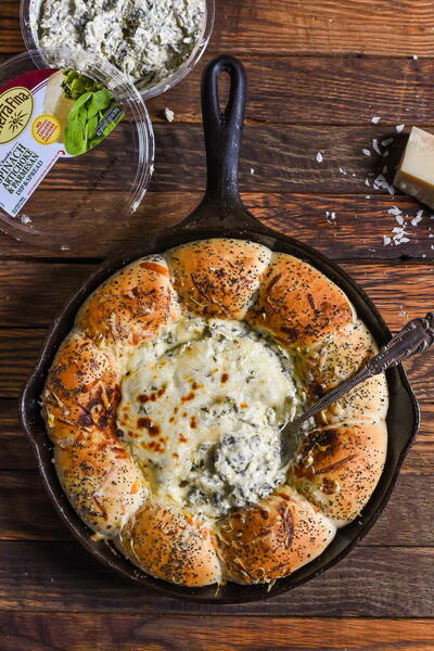 Skillet Bread and Spinach Artichoke Dip