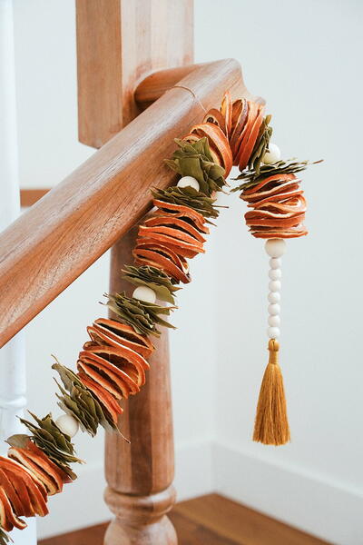 How to Make a Dried Orange Garland