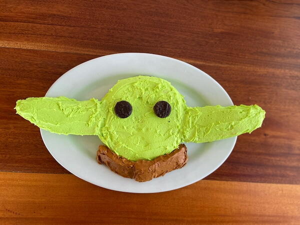 Easy Baby Yoda Cake Tutorial