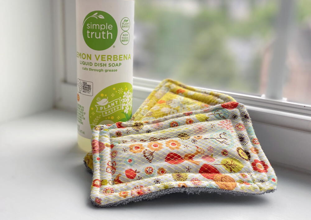 Make a Small Decorative Sewing Kit