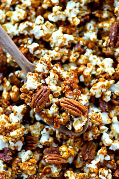 Cinnamon Roll Pecan Caramel Popcorn