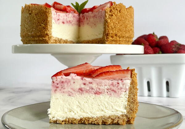 Strawberry Ice Cream Cheesecake