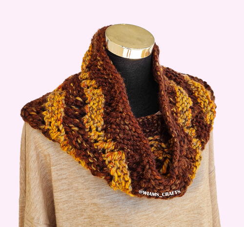 Honey Chocolate Cowl